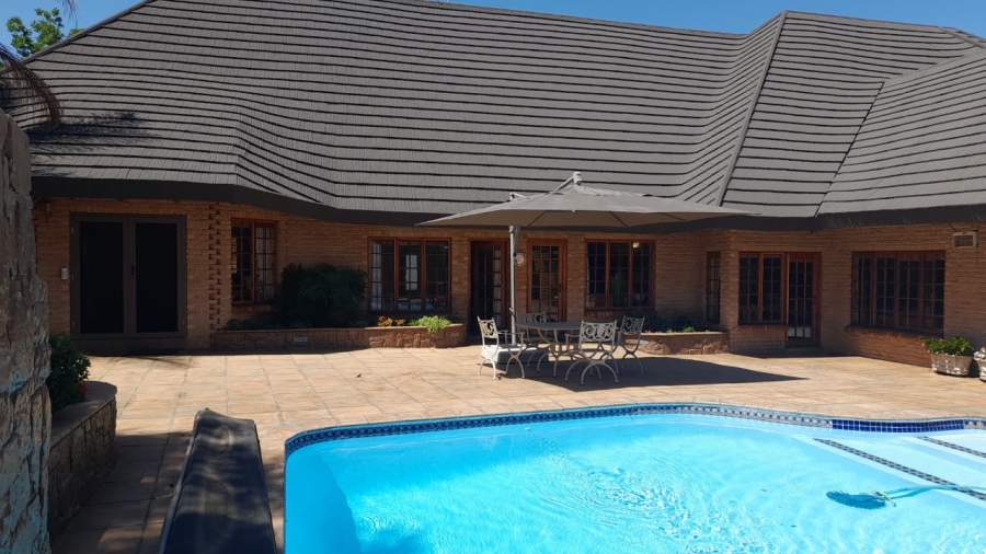 4 Bedroom Property for Sale in Wilkoppies North West